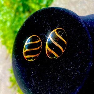 Vintage Gold Tone Trufari Clip On Black And Gold Oval Earrings